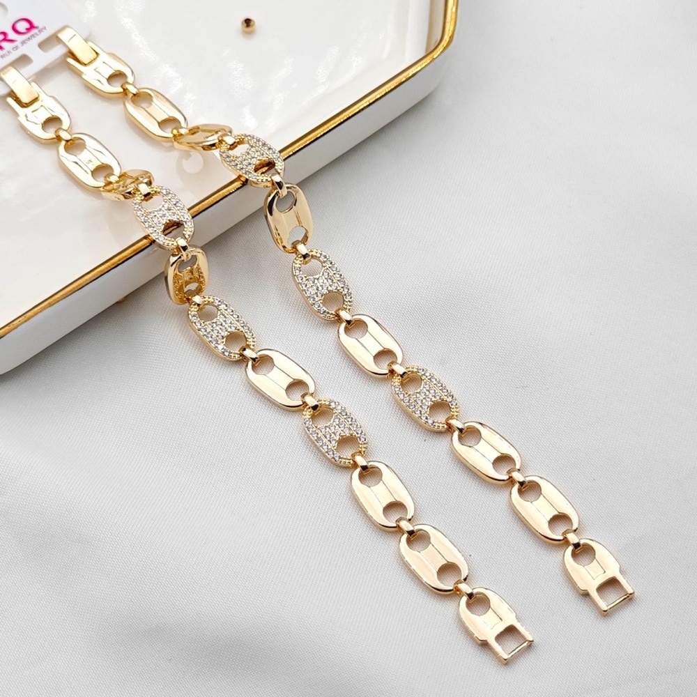 Luxurious Gold and Silver Chain Bracelet